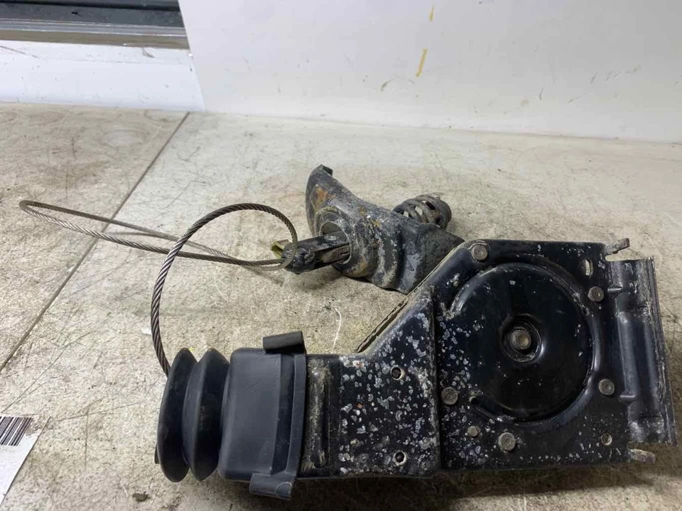 Talha de pneu sobressalente 1957 Chevrolet 1500 Silverado picape - Imagem 3 de 4