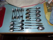 23 pcs. Ekco Eterna Stainless Black Handled Cutlery Made in Japan Very Good Con