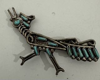 Adorable VTG Zuni Sterling Turquoise Petite Point Roadrunner Pin