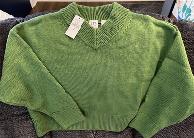 GAP Kids Medium Girls Green V-Neck Pullover Sweater Long Sleeve