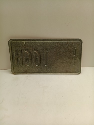 1975 Wyoming Bucking Bronci License Plate The Spirit Of 76 In The America West - Picture 3 of 4