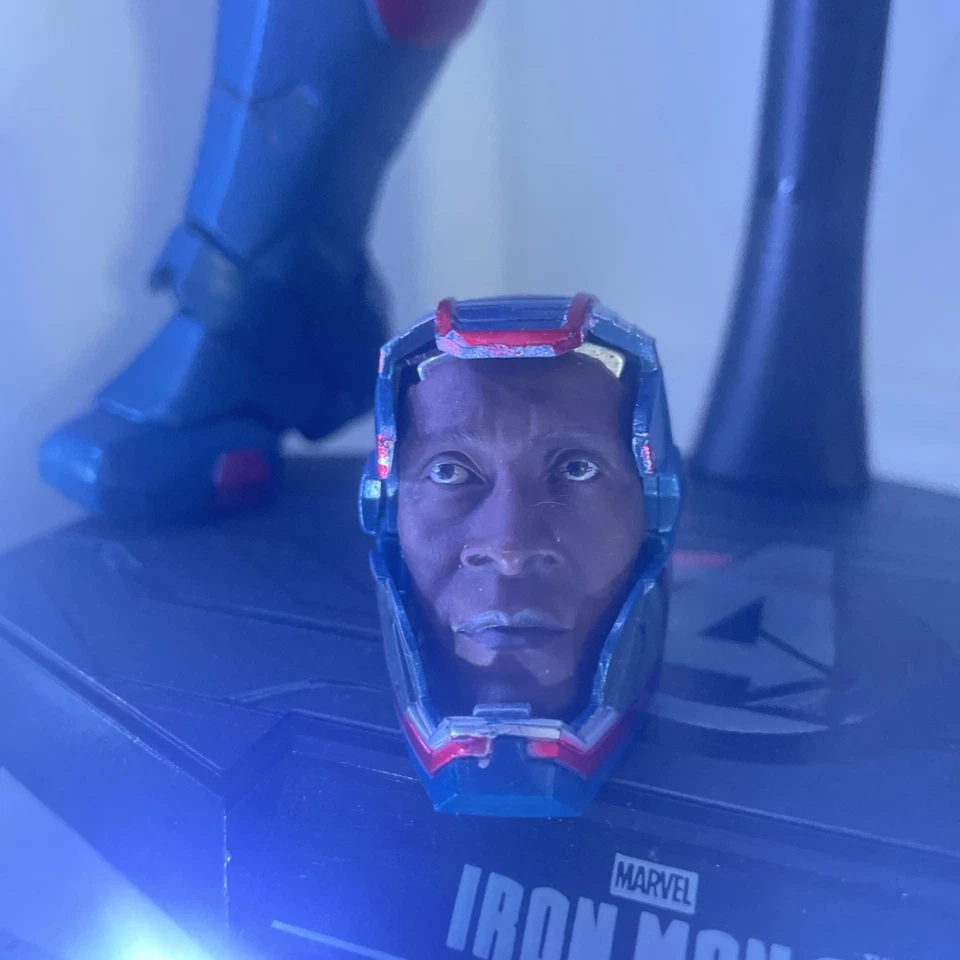 Hot Toys Iron Man 3 Iron Patriot Collectible Figure, 1/6th Scale, MMS195-DO1 - Image 2 of 2