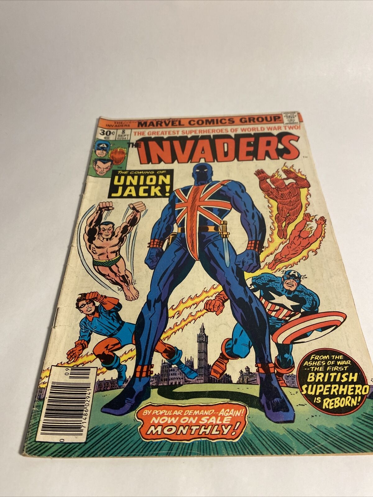 1976 INVADERS #8 NM- 1st Union Jack cov joins Invaders JACK KIRBY Marvel Comics