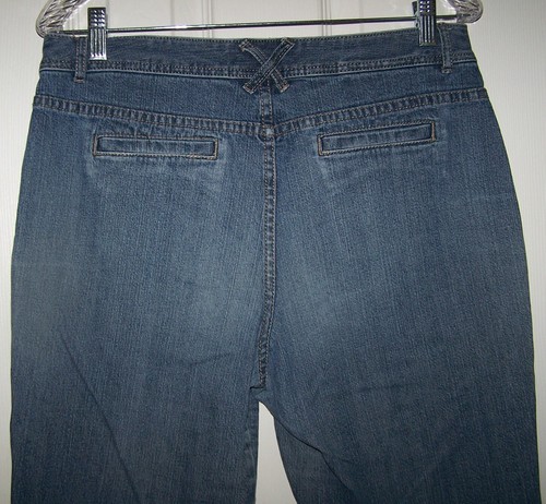 Christopher & Banks Petite Capri Denim Jeans Pockets Button Accents Stretch 8P - Picture 4 of 6
