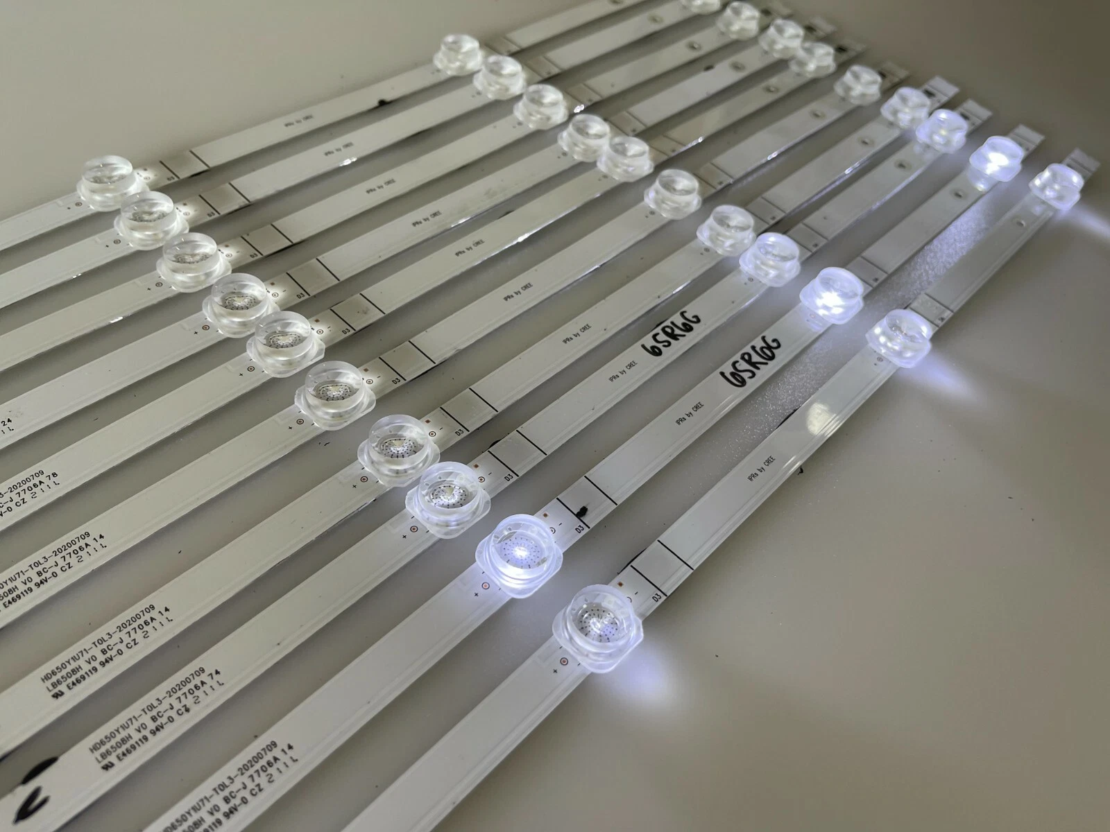 Hisense R6G LED Backlight Strips - Thumbnail 5