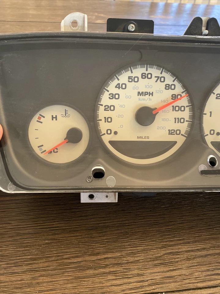 Dodge Neon 2003 velocímetro medidor conjunto ID# 4671806AL B27 Foto 2 de 4