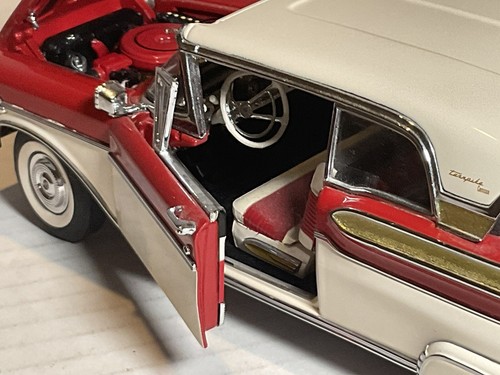 Danbury Mint 1:24 1957 Mercury Turnpike Cruiser Red/Ivory, CO, Read - Picture 9 of 24