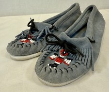 Minnetonka Moccasins VTG Gray Women s Sz 7 Beaded Thunderbird Hard Sole USA Made