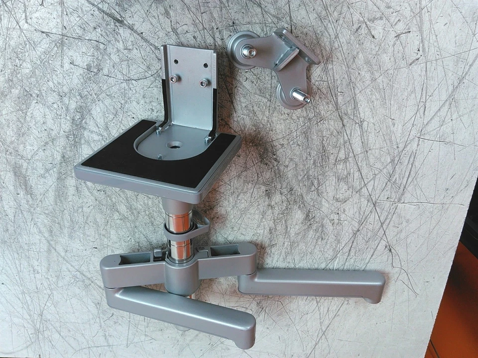 Humanscale M2.1 Dual Monitor Arm Mount Clamp Style One Plate - Image 4 of 4