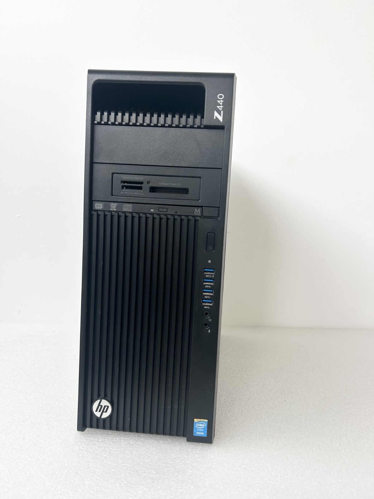 HP Z440| Intel Xeon E5-1620 v3 |16 Go DDR4|256 Go SSD|NVIDIA QUADRO K2200 Win 10