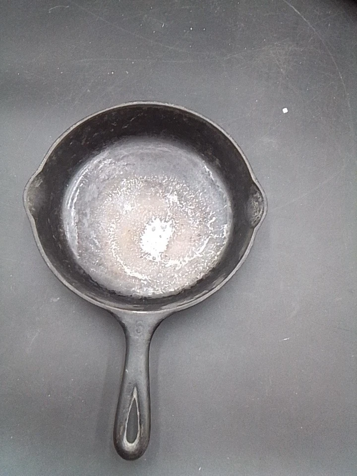 Wagner Ware Sidney 0 No 8 Cast Iron Skillet 1056B
