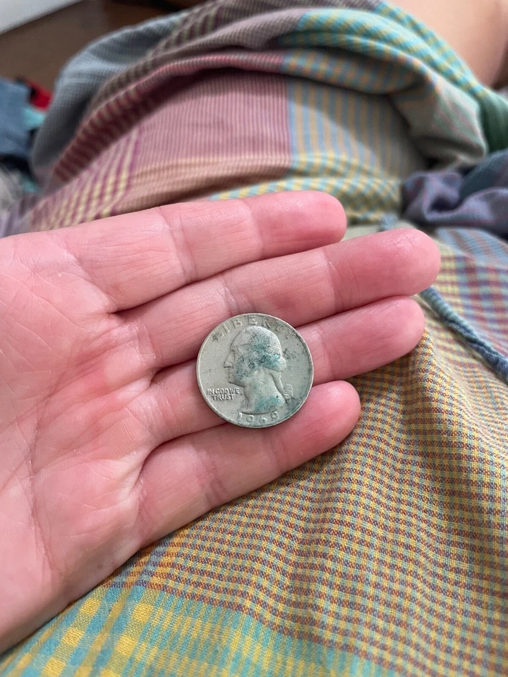 1969Liberty Quarter Dollar US Coin No Mint ERROR Rare Good Condition Mint error - Image 4 of 4