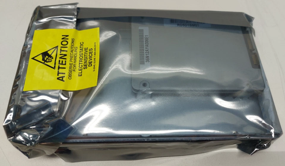 Netgear ReadyData 5200 Disk Pack RD5D1SM01-100WWS 100 GB 2.5" Solid State Drive - Image 4 of 4