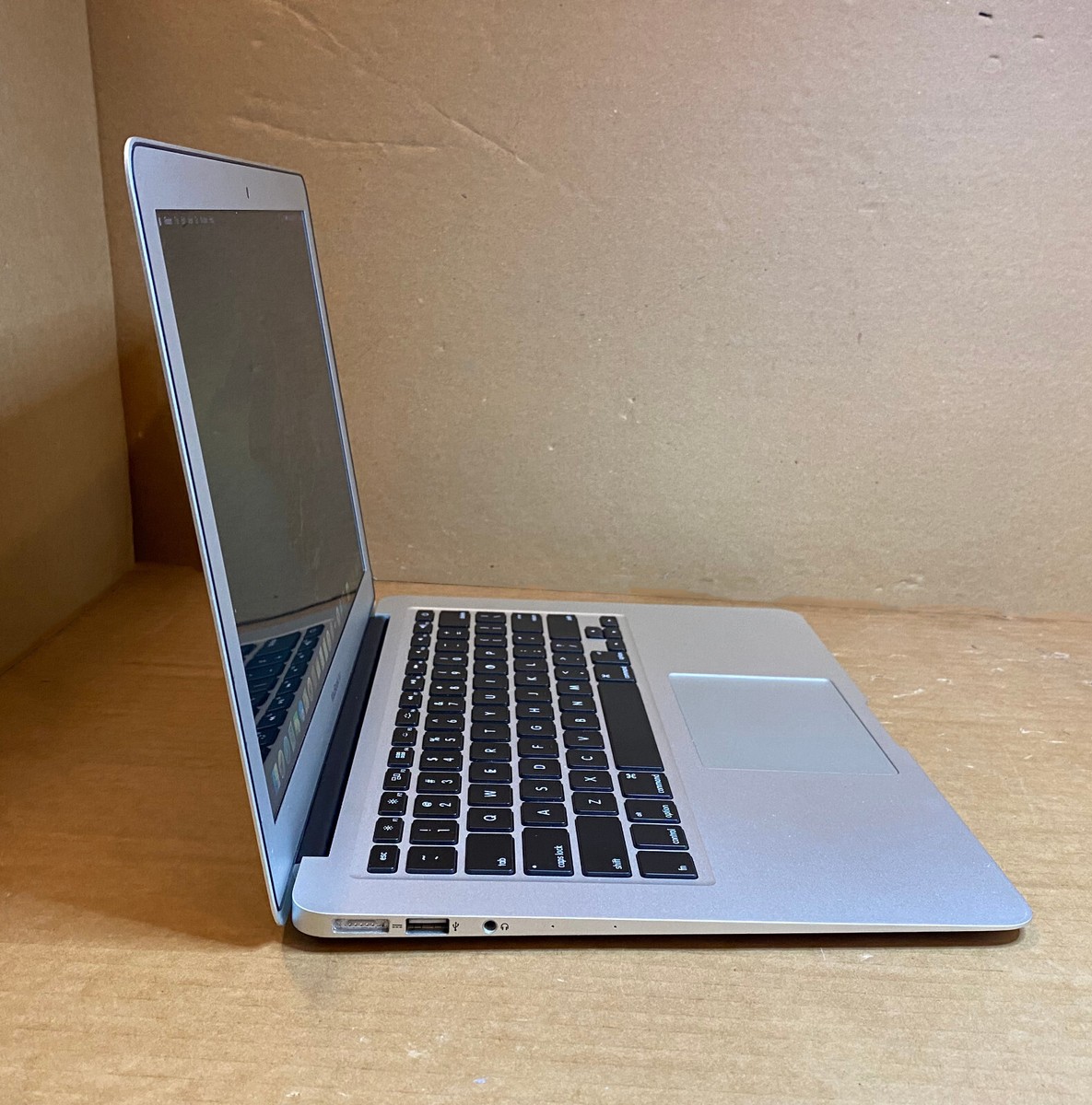 MacBook Air A1466 EMC2632 i5-4250U 1.3GHz 4GB DDR3 128GB SSD OS