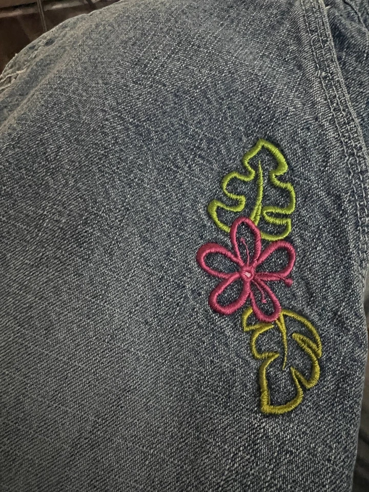 Disney Bib Overall Shorts Womens L Winnie The Pooh Embroidered Denim vintage  - Image 4 of 4