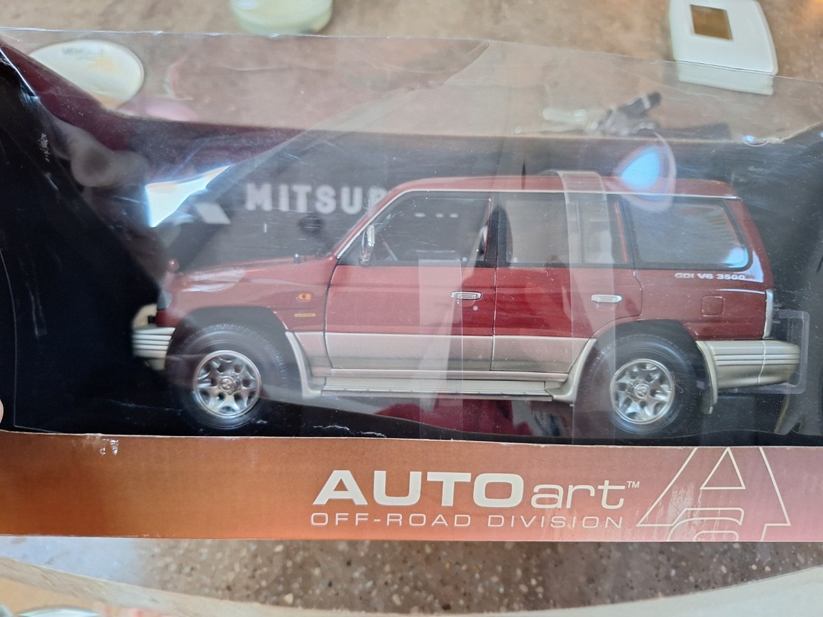 AutoArt 1 18 Mitsubishi Pajero GDI V6 3500 Diecast Model SUV Red