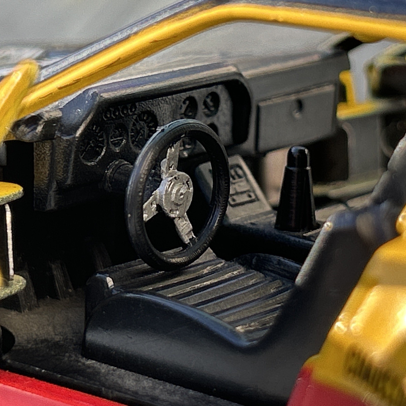 EIDAI ALPINE RENAULT A310 V6 RALLYE JEAN BEHRA 1977 G FREQUELIN #1 DIECAST 1:28