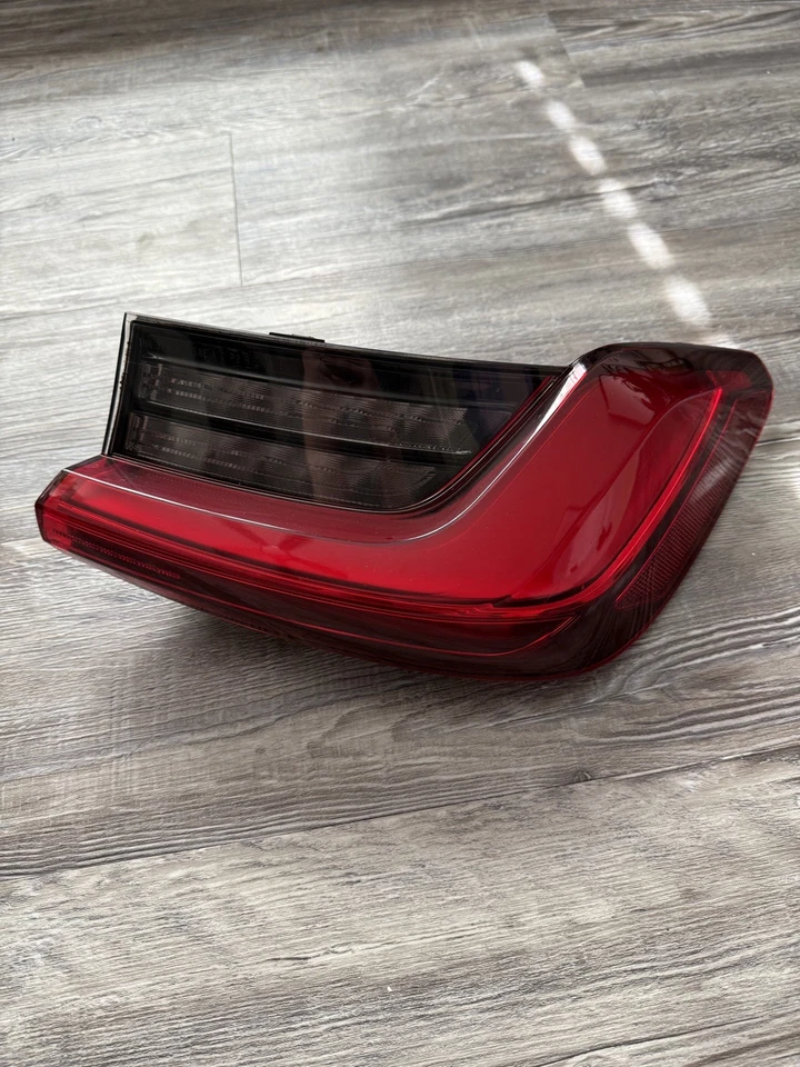 Luces traseras BMW G20 serie 3 330i m340i m3 OEM 2019-presente Foto 3 de 4