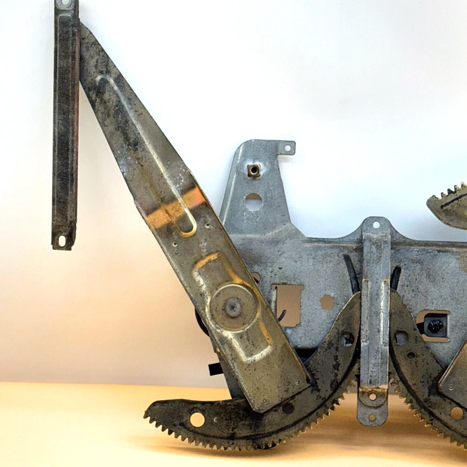 Регулятор заднего стекла заднего борта TOYOTA 4RUNNER с двигателем от оригинального производителя 1996-2002 годов выпуска - Изображение 4 из 4