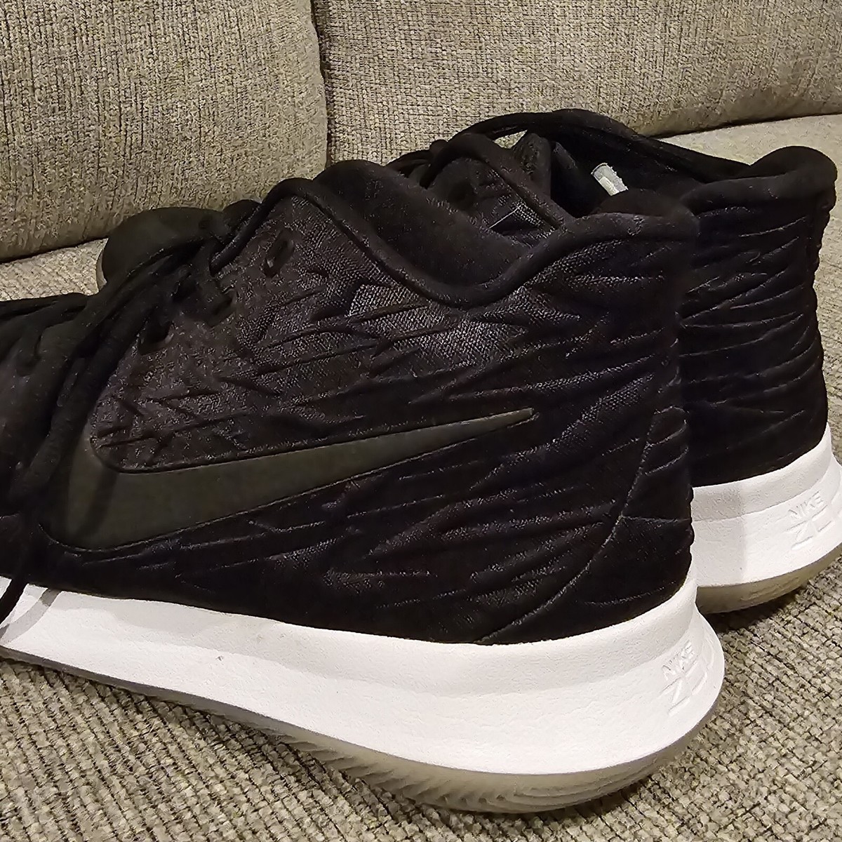 Nike Kyrie 3 Black Multi-Color - Mens Size 12 Swoosh  display picture 1