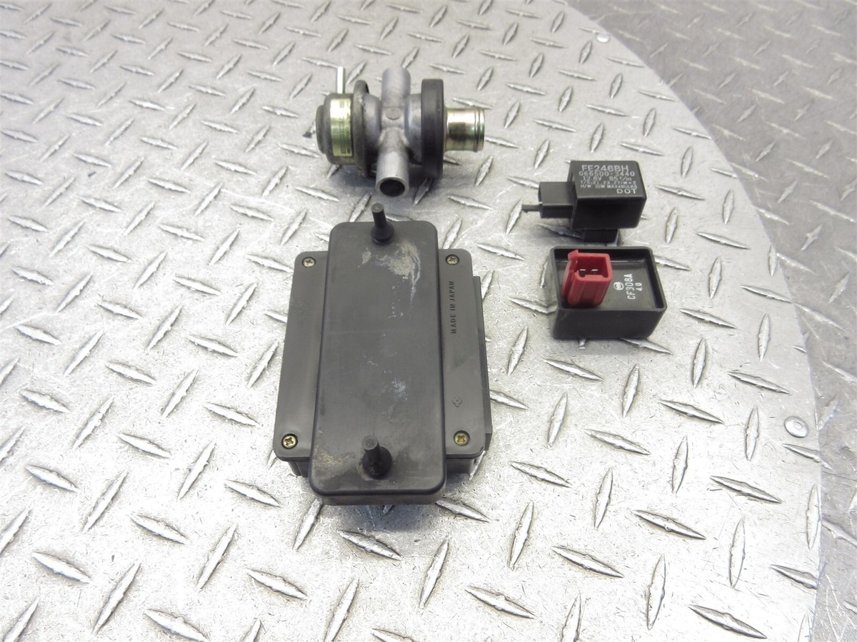 ひーこ 1995 95-97 Kawasaki GPZ1100 ZX1100 Fuse Junction Relay Box