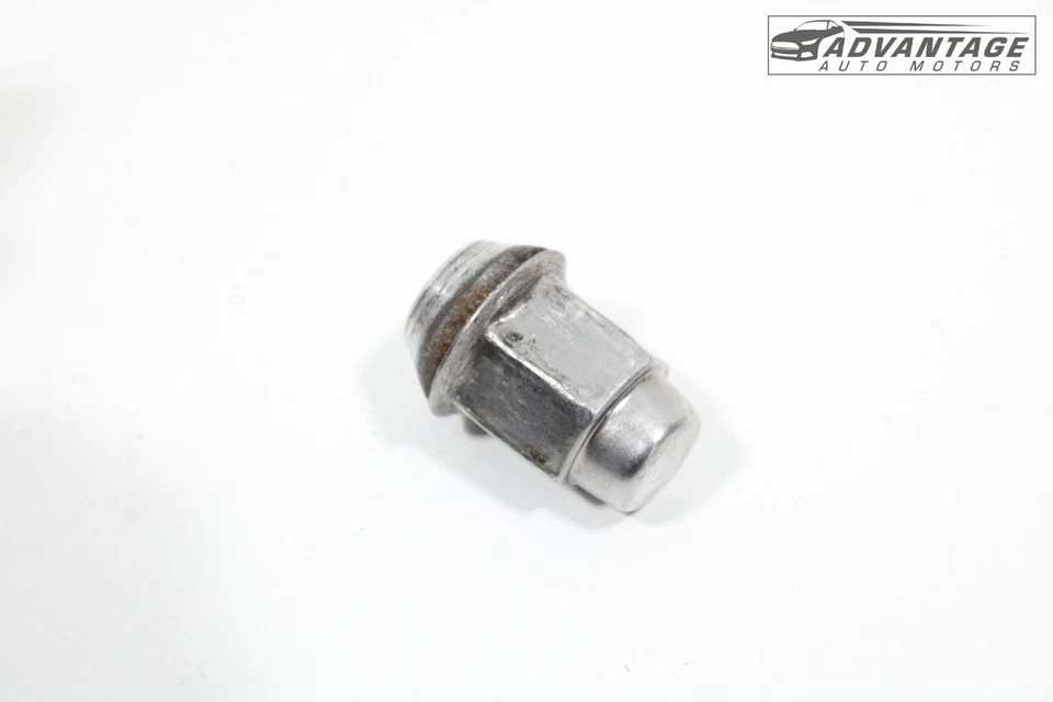 Chevrolet Equinox 2018-2021 juego de 20 pernos de tuerca de llanta izquierda o derecha OEM Foto 3 de 4