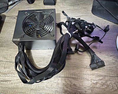 Rosewill ARC-750 750W ATX Power Supply 80 PLUS Bronze Black 24-Pin SATA