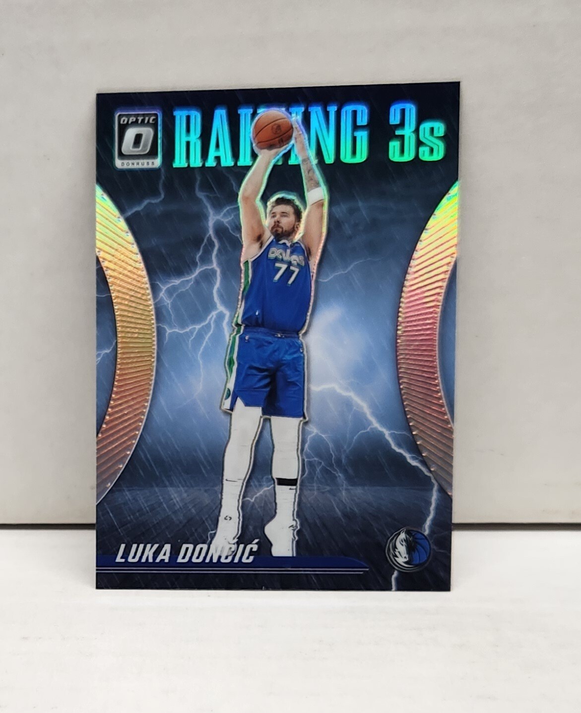 LUKA DONCIC 2023-24 Optic Raining 3s SILVER PRIZM #15 ~ Mavericks
