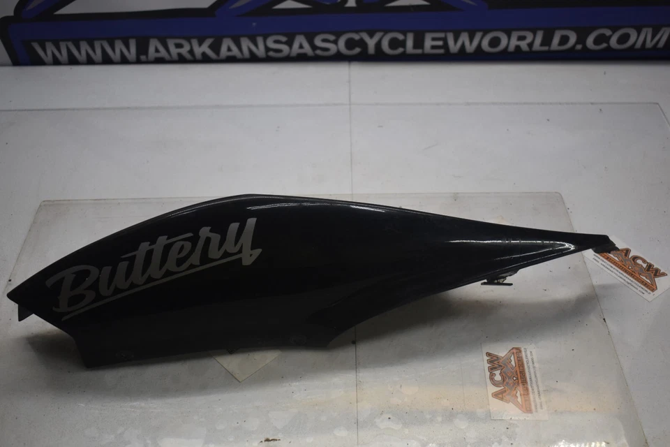 CUBIERTA PLÁSTICO CARENADO 833 R 45511-01H 06 SUZUKI GSXR600 GSXR 600 ENVÍO GRATUITO A EE. UU. Foto 2 de 4