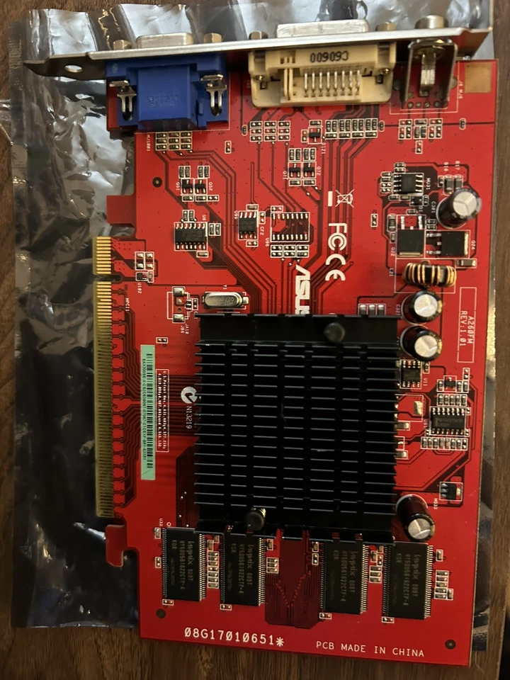 ASUS ATI RADEON X300 SE 128MB DDR EAX300SE-X/TD/128M/A PCIe graphics card - Image 3 of 3
