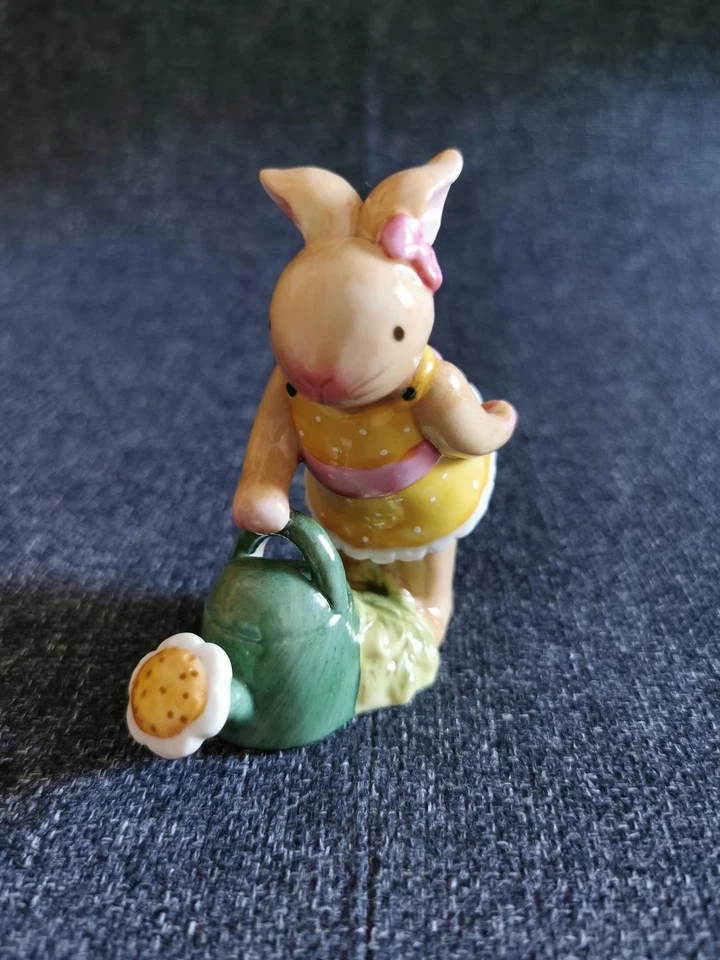 Villeroy & Boch Bunny Family Hase Mädchen Hasenmädchen mit Gießkanne Gärtner VP