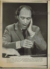 1973 Press Photo Prime Minister Pierre Trudeau makes televised announcement