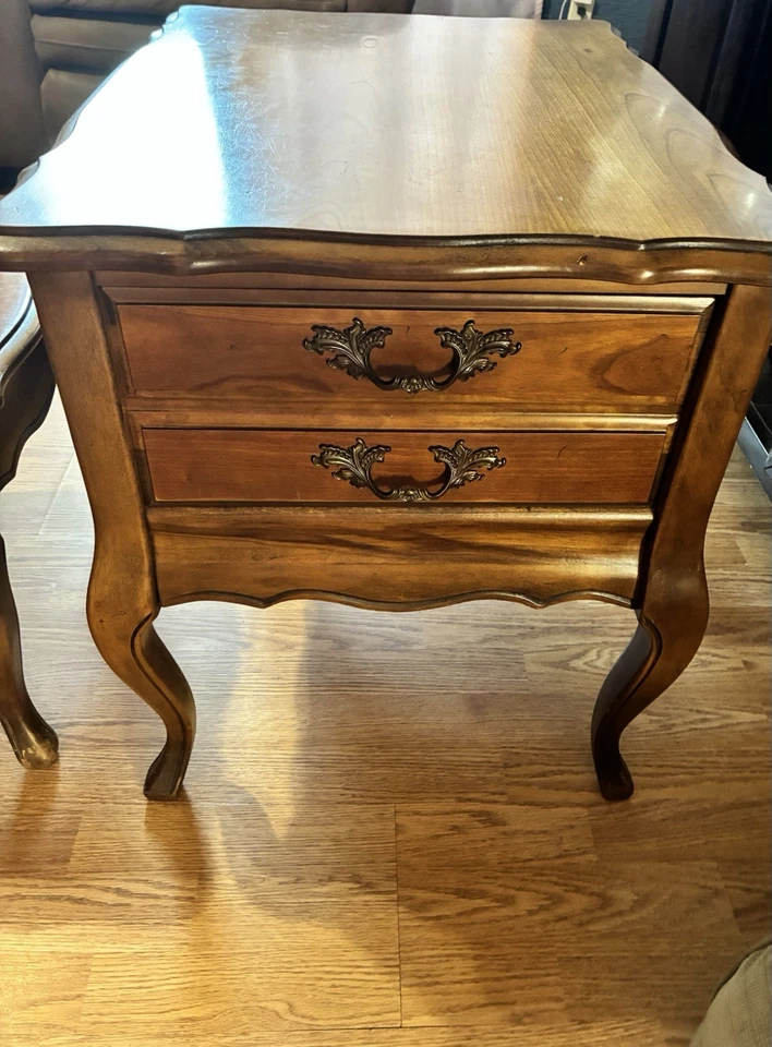 Juego de mesa auxiliar y café estilo francés Hammary Foto 3 de 4