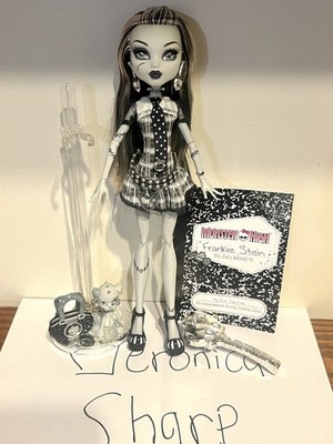 Monster High  Frankie Stein Black And White 2010 SDCC Doll Complete Mattel
