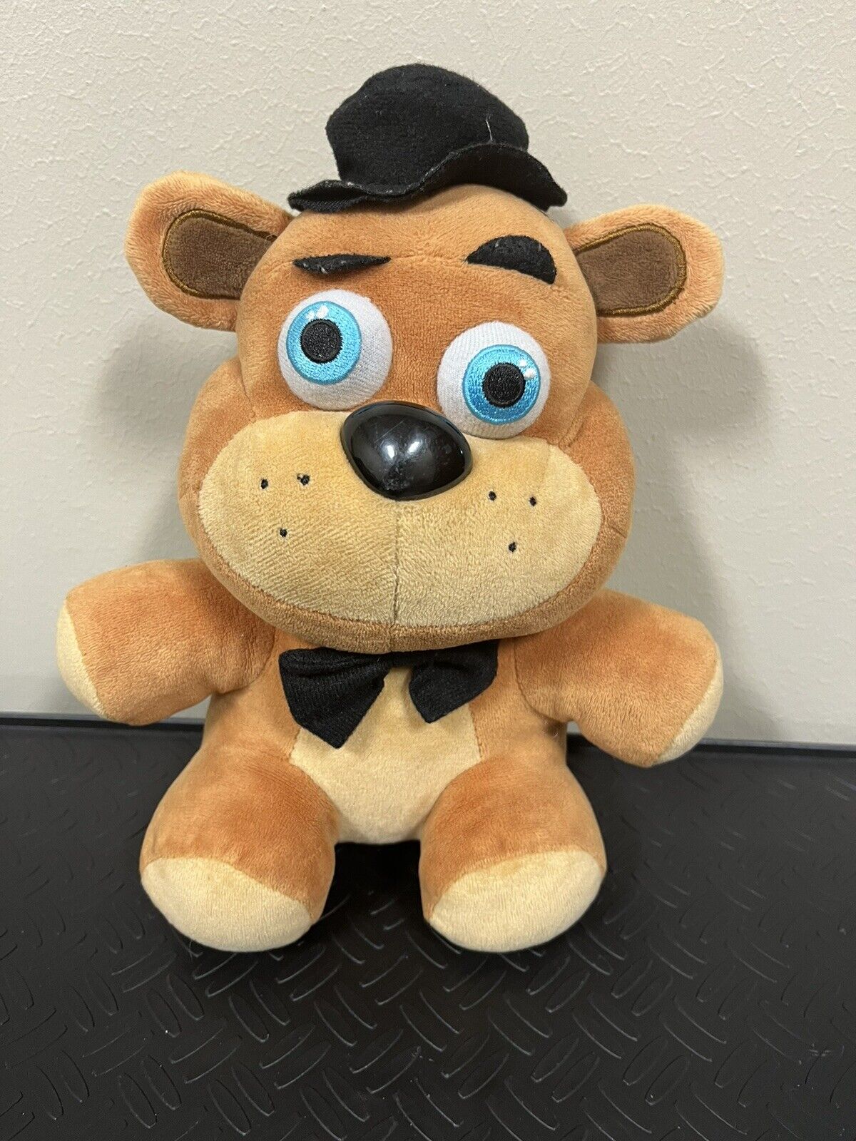 OFFICIALLY LICENSED FIVE NIGHTS AT FREDDY'S 10 BOXED FREDDY FAZBEAR PLUSH  TOY - GTIN/EAN/UPC 634573810768 - Product Details - Cosmos