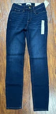 Universal Thread Mid Rise Skinny Jeans 8