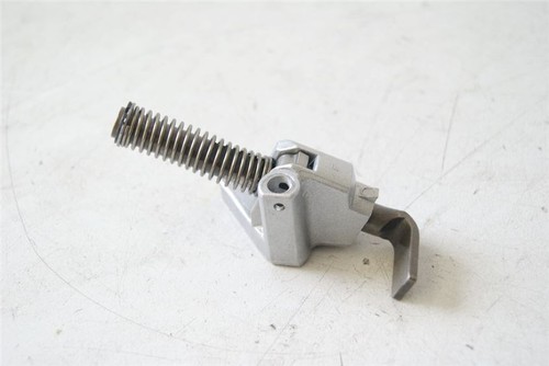 SUZUKI        VS 1400 VX51L INTRUDER STEUERKETTENSPANNER VORN FRONT