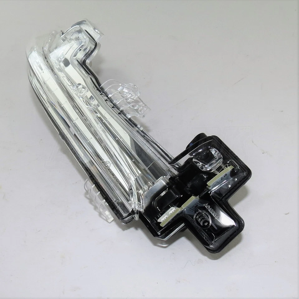 Fits Volvo S60 V60 (11-18) Right Side LED indicator Lens on Door Mirror 31402416 - Image 4 of 4