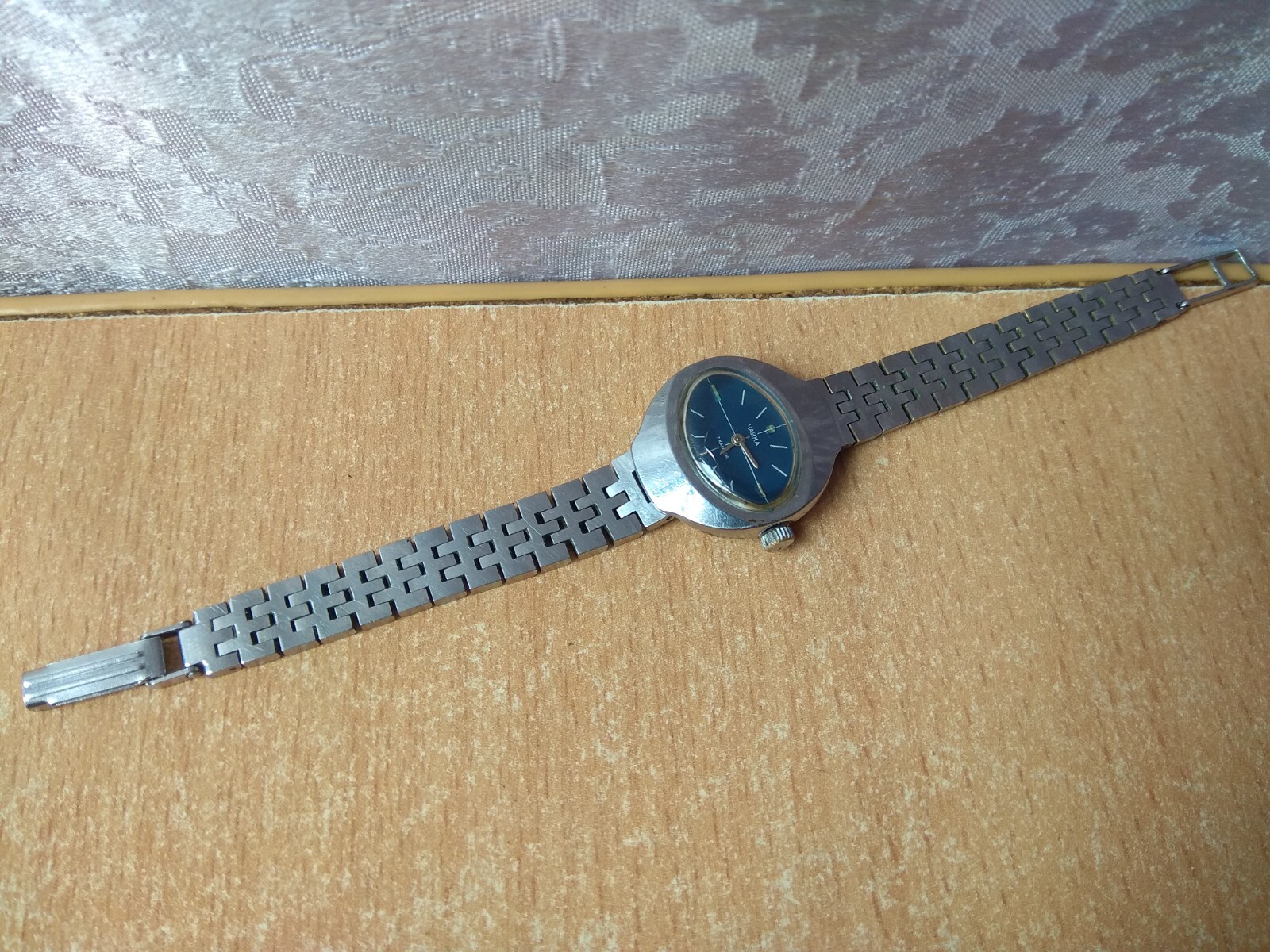 RARE Vintage LADIES WATCH jew 17  chaika chajka gull retro woman 