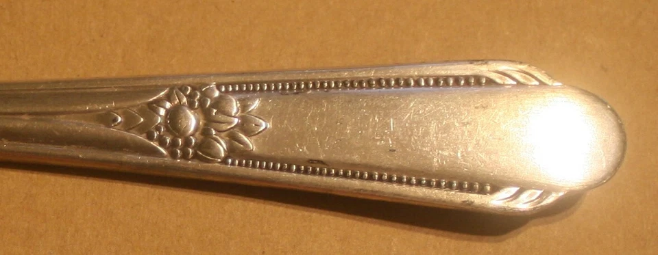 2-5 PIECE SET WM ROGERS IS MEMORY HIAWATHA SILVER PLATED DINNER FLATWARE - Image 2 of 4