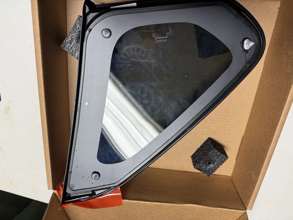 Toyota RAV4 2019-2024 cuarto izquierdo ventana de vidrio OEM nuevo genuino Foto 2 de 4