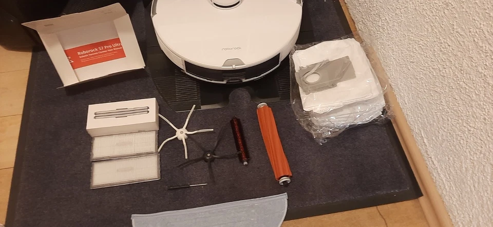 Roborock S7 Pro Ultra Saug-/Wischroboter mit Reinigungsstation - Weiß (R100027) - Bild 2 von 4