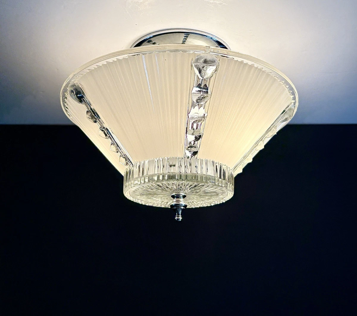 1930s Decade Antique Chandeliers, Sconces & Lighting Fixtures for
