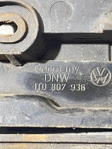 VW TOURAN 1T1, 1T2 Stoßstangenhalter vorne rechts 1T0807936 1.90 34877020