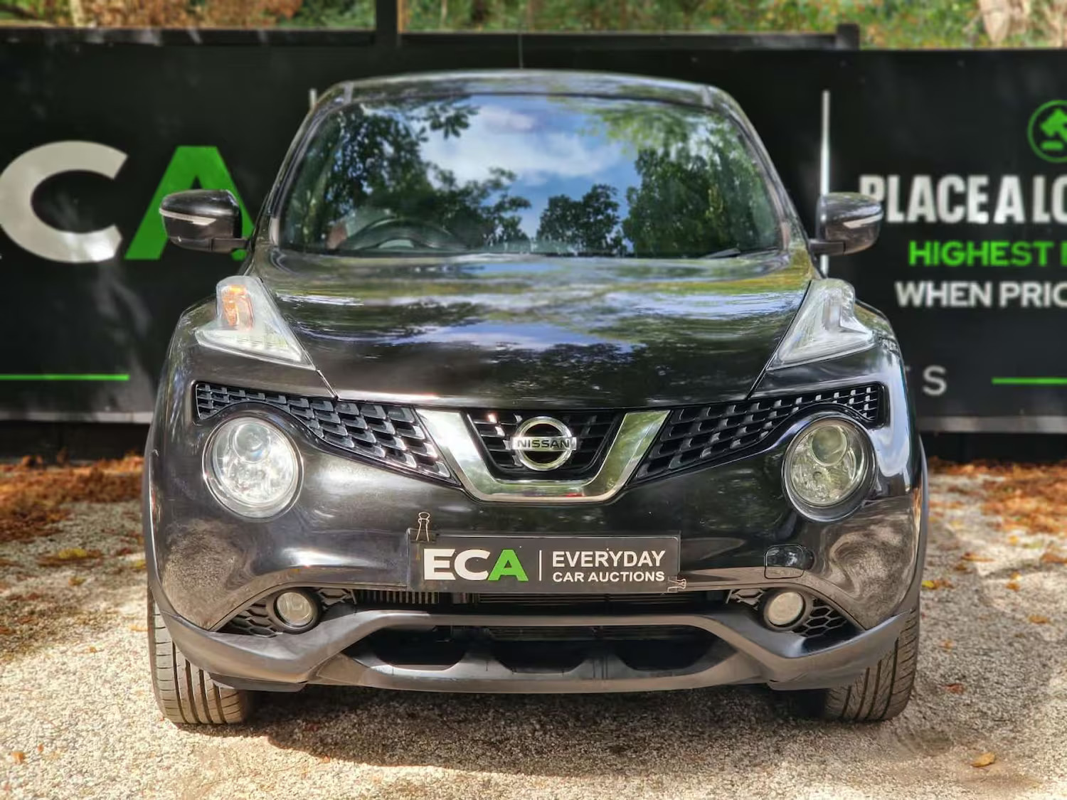 2017 Nissan Juke, photograph 2