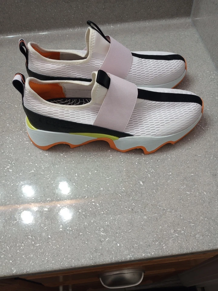 Sorel Kinetic Impact II para mujer talla 12 Foto 2 de 4