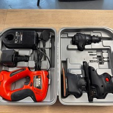 Black & Decker KC2000F 12 V Quattro Multitool Bohrmaschine Schleifer Stichsäge Kit Koffer