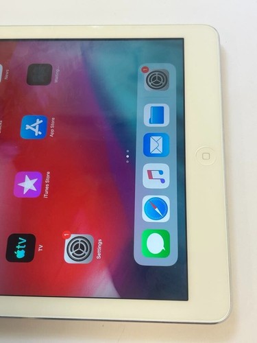 Apple iPad Air Wi-Fi (A1474) Tablet White Silver 16GB iOS 12 - Picture 3 of 9