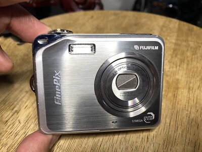 Fujifilm Finepix V10 5.1MP CCD Digital Camera Games Rare Tested