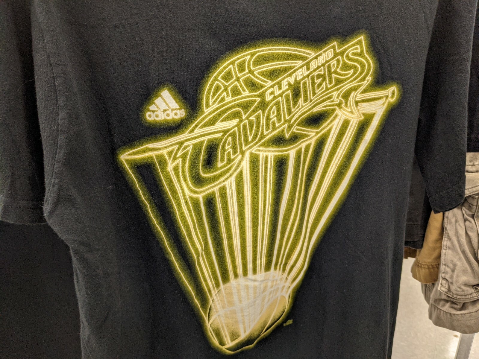 Cleveland Cavaliers Cavs 2016 Championship Trophy T-Shirt Adidas M Size Mens thumbnail 2